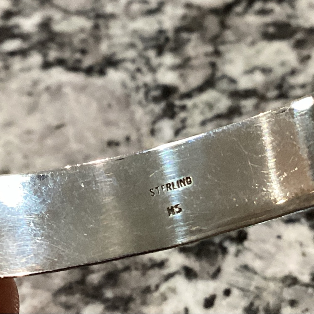 🟢 Vintage Navajo Style Sterling Cuff Bracelet - EUC - Beautiful Stones Sterling - Picture 13 of 16